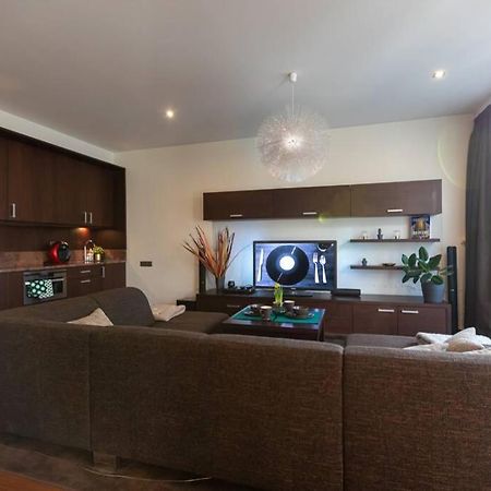 Cozy River-Side Apartment Right In Рига Екстериор снимка