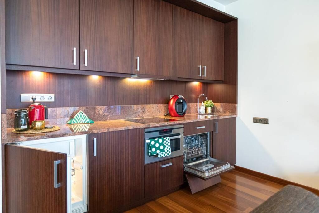Cozy River-Side Apartment Right In Рига Екстериор снимка