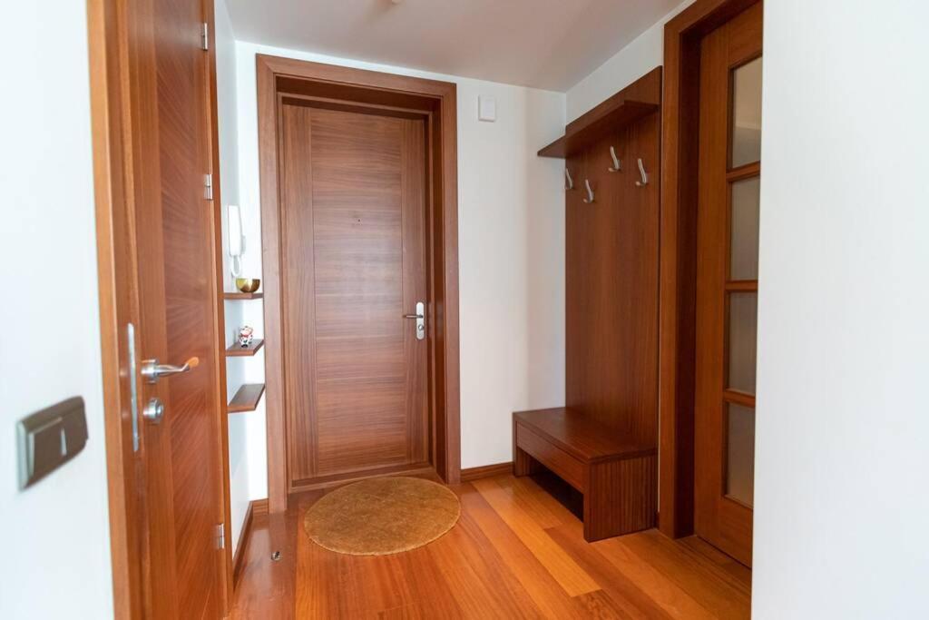 Cozy River-Side Apartment Right In Рига Екстериор снимка